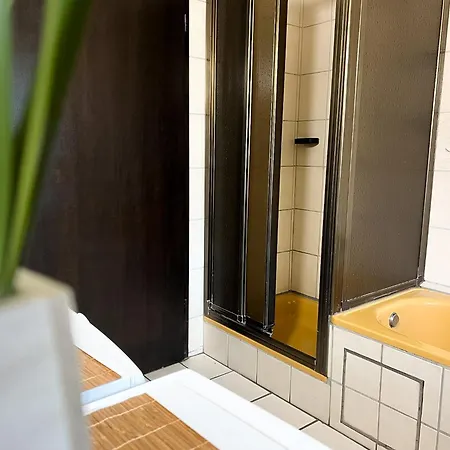 Erholen Groeningen, Grosses 3 Schlafzimmer Mit Balkon * Satteldorf
