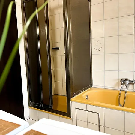 Appartement Erholen Groeningen, Grosses 3 Schlafzimmer Mit Balkon Satteldorf